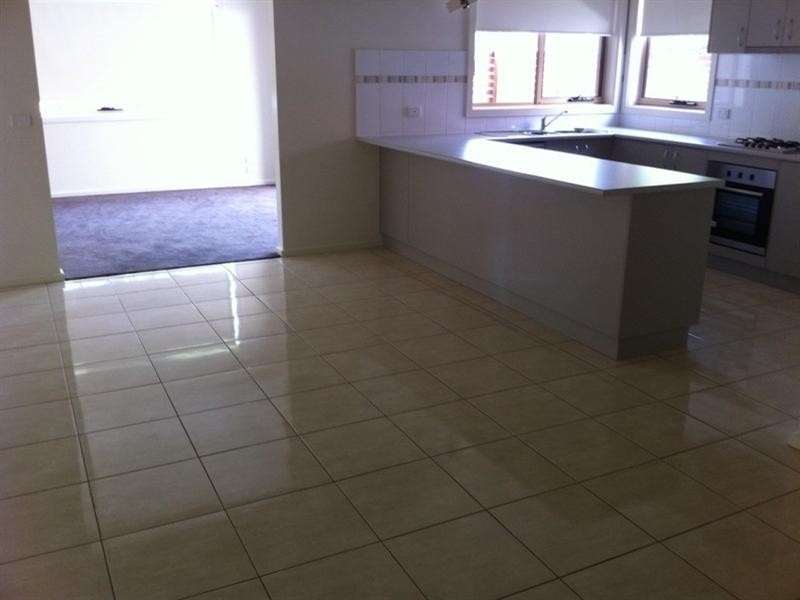 1/4 Delia Street, Oakleigh South VIC 3167