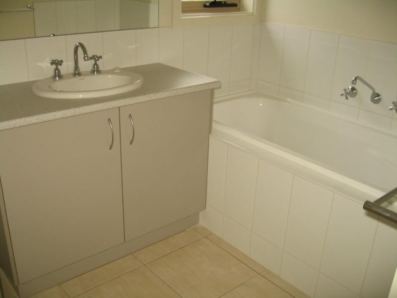 1/4 Delia Street, Oakleigh South VIC 3167