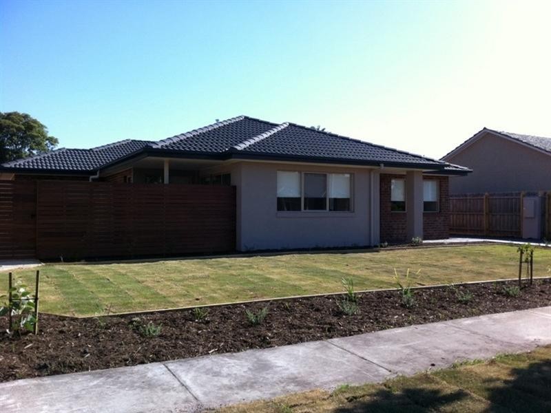 1/4 Delia Street, Oakleigh South VIC 3167