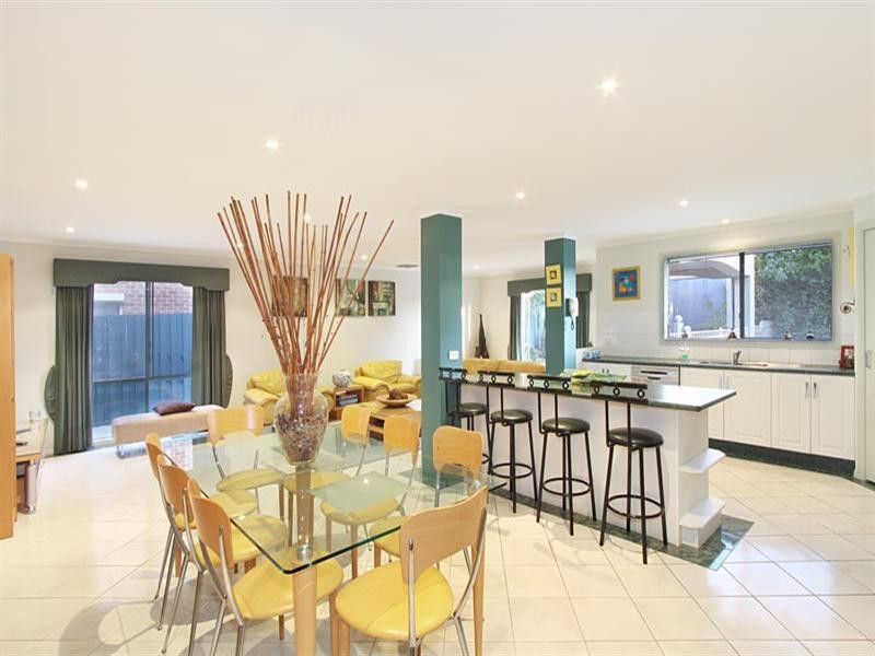 7 Savannah Place, Chadstone VIC 3148