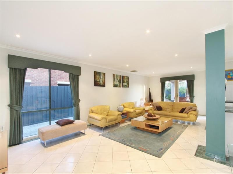 7 Savannah Place, Chadstone VIC 3148