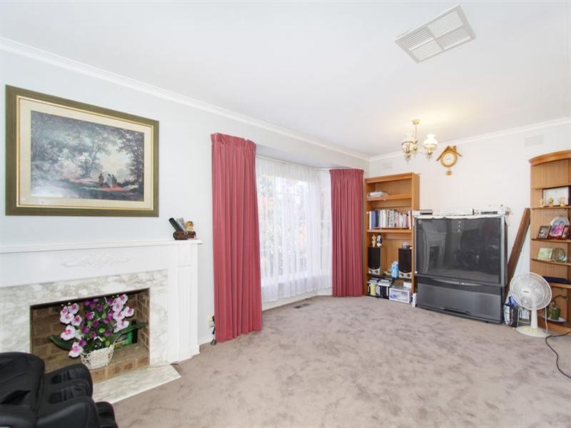 53 Watsons Road, Glen Waverley VIC 3150