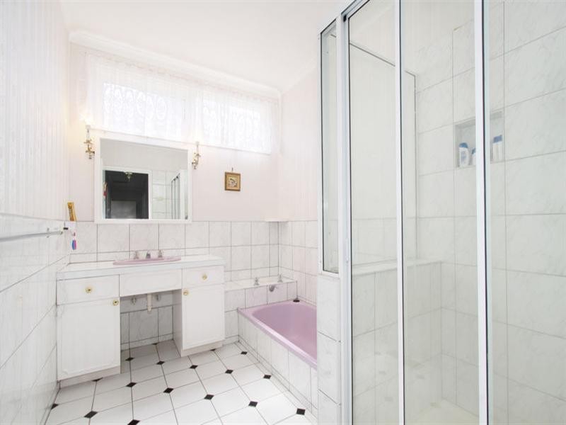 53 Watsons Road, Glen Waverley VIC 3150