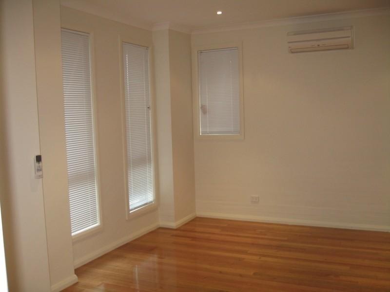 1/73 Harlington Street, Clayton VIC 3168