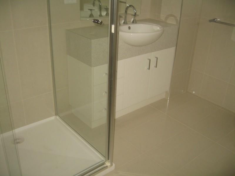 1/73 Harlington Street, Clayton VIC 3168