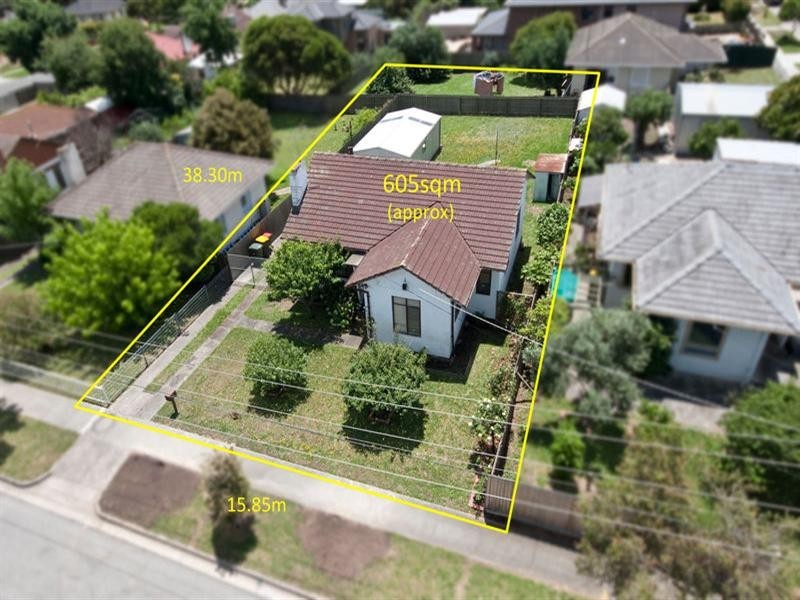 7 Nyrang Street, Chadstone VIC 3148