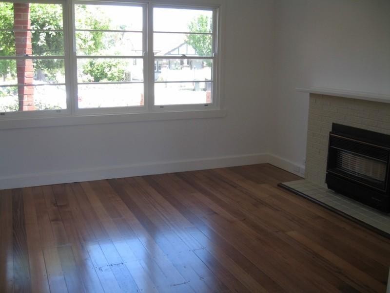 11 Eleebana Avenue, Hughesdale VIC 3166