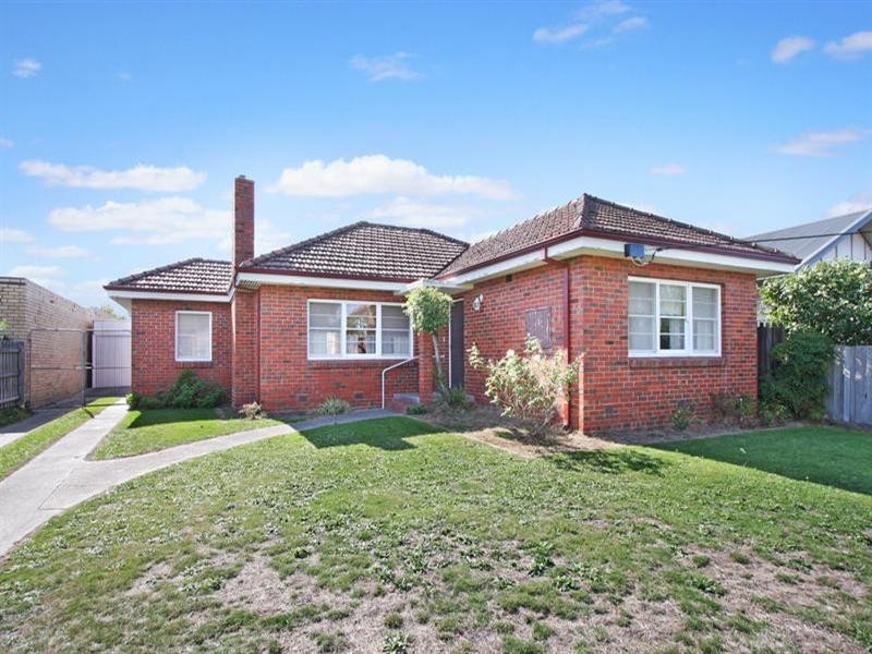 11 Eleebana Avenue, Hughesdale VIC 3166