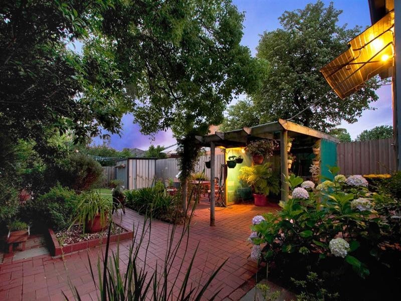 13 Paddington Road, Hughesdale VIC 3166