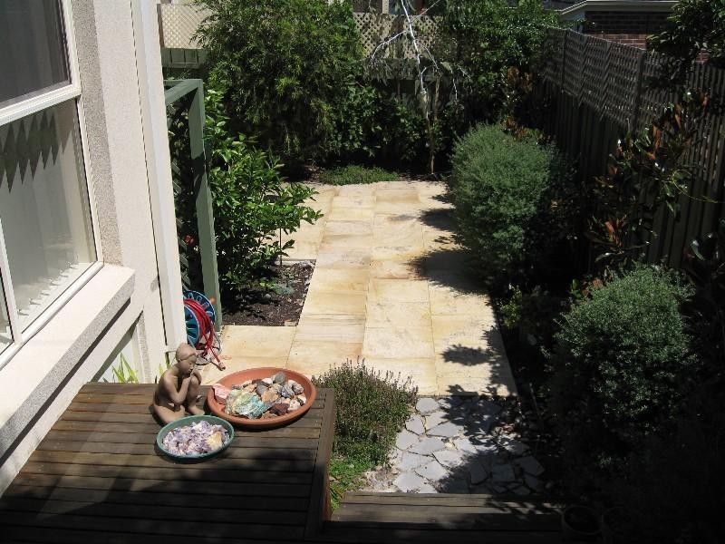 2/2 Adrienne Crescent, Mount Waverley VIC 3149