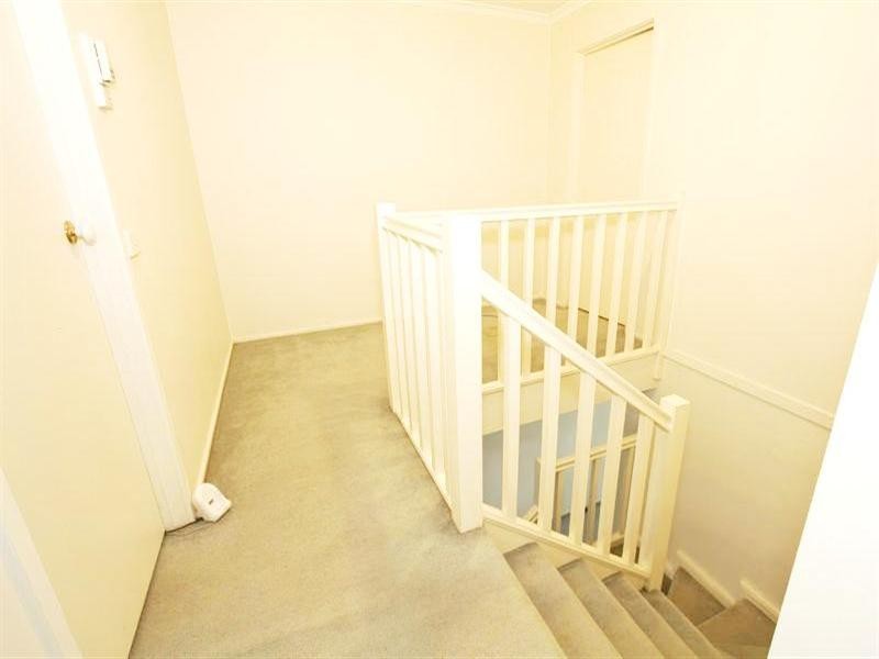 8 Kings Court, Oakleigh East VIC 3166