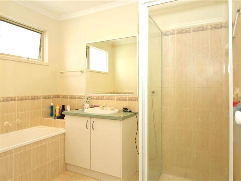 8 Kings Court, Oakleigh East VIC 3166