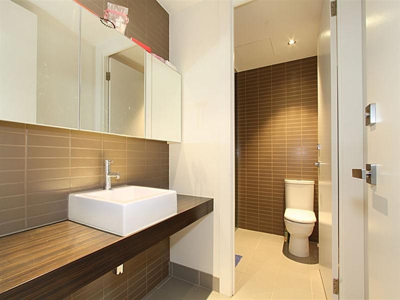 220/9 The Arcade, Docklands VIC 3008