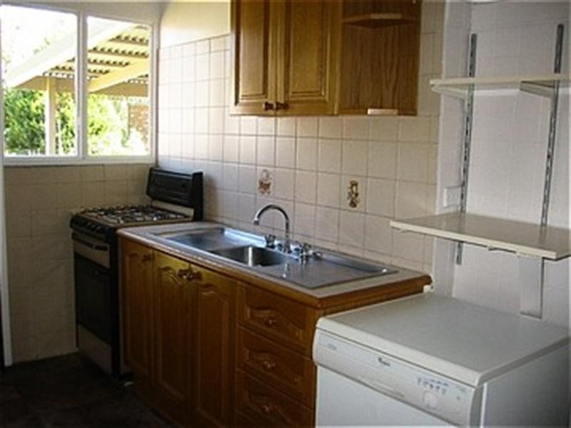 100 Kangaroo Road, Hughesdale VIC 3166