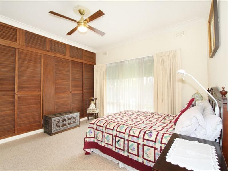 14 Bonham Crescent, Oakleigh East VIC 3166