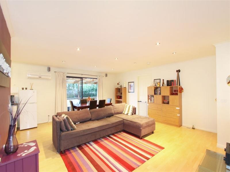 2/1043 North Road, Hughesdale VIC 3166