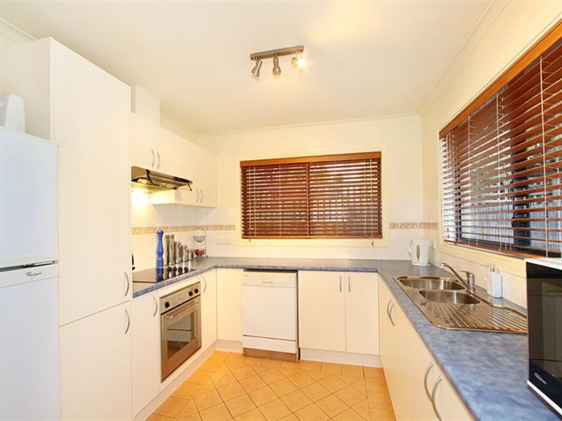 2/1043 North Road, Hughesdale VIC 3166