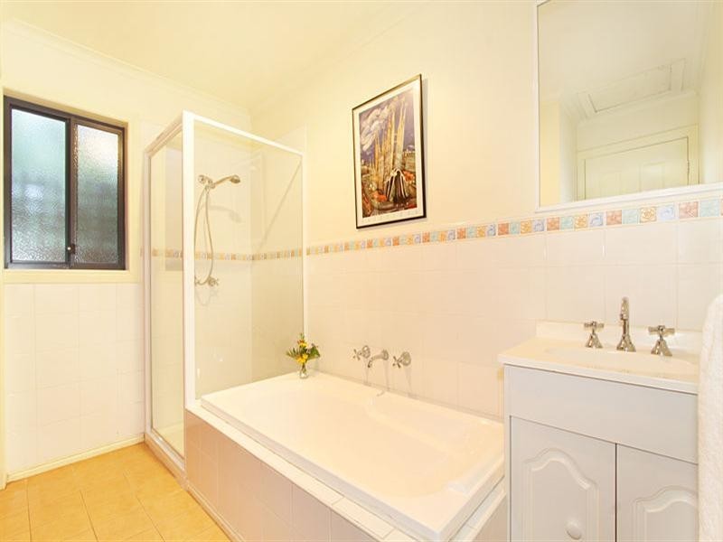 2/1043 North Road, Hughesdale VIC 3166