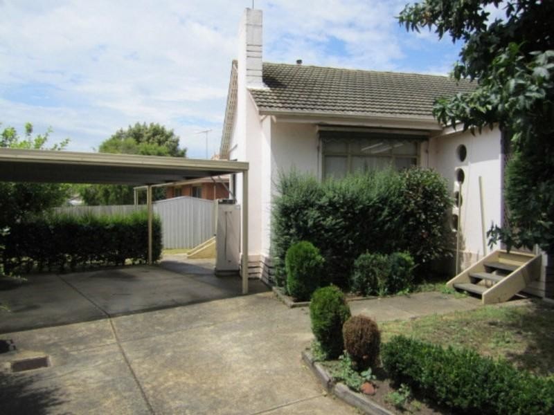 1/4 Inga Court, Chadstone VIC 3148