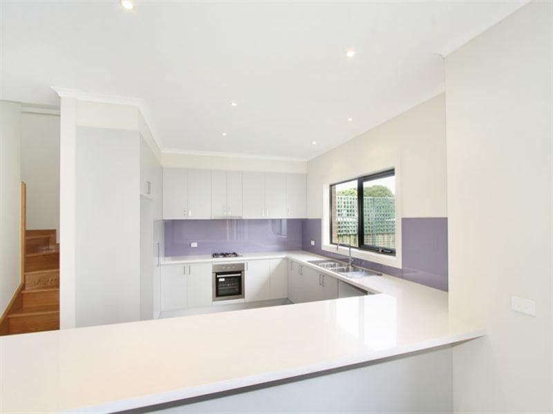 2/33 Renver Road, Clayton VIC 3168
