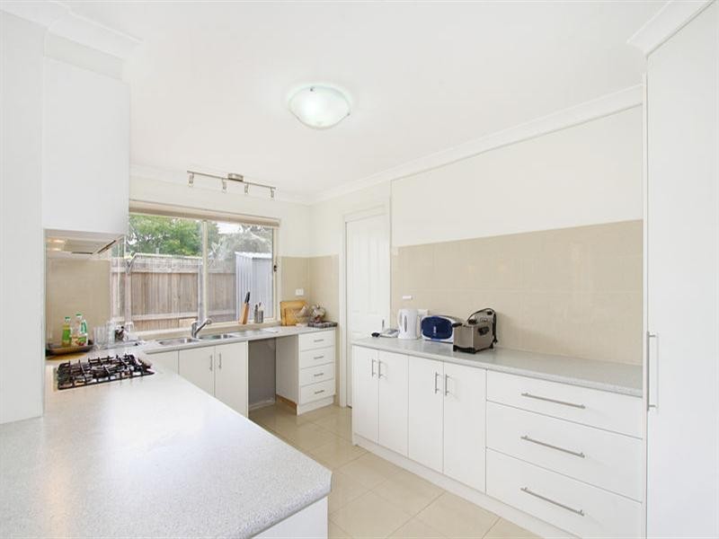 2/83 Carinish Road, Clayton VIC 3168