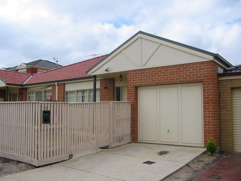 27 Elmtree Terrace, Chadstone VIC 3148