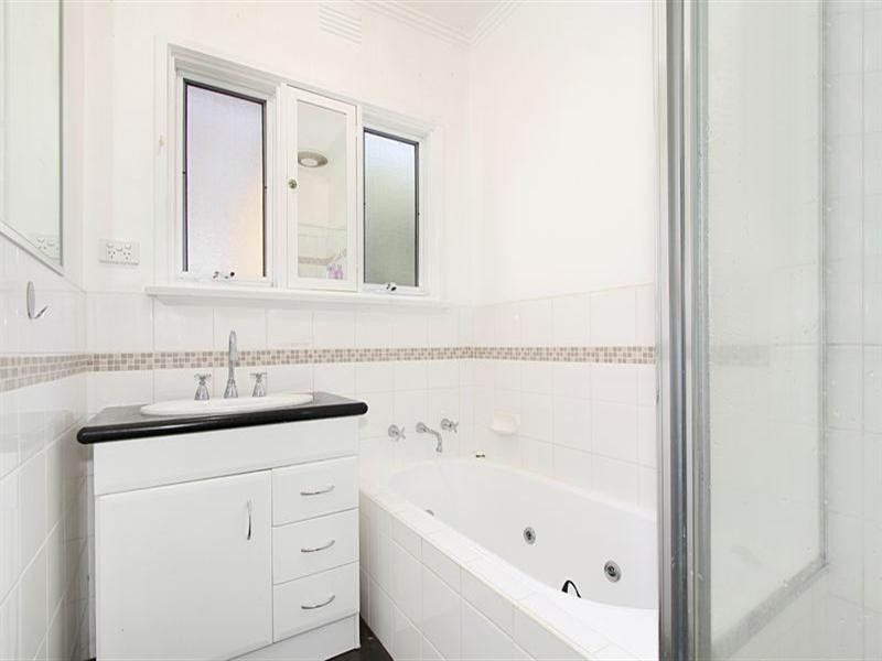 5 Jaguar Drive, Clayton VIC 3168