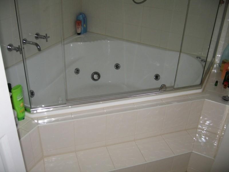 2/18 Wright Street, Clayton VIC 3168