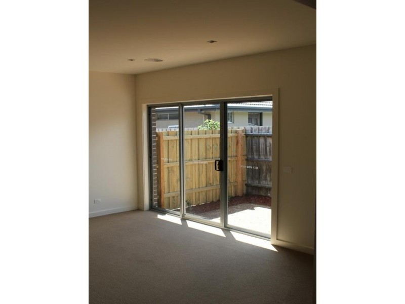 2/20 Nyanda Court, Croydon VIC 3136