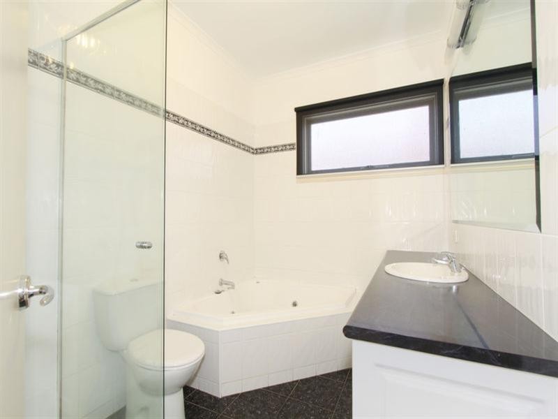 1/50 Edinburgh Street, Clayton VIC 3168