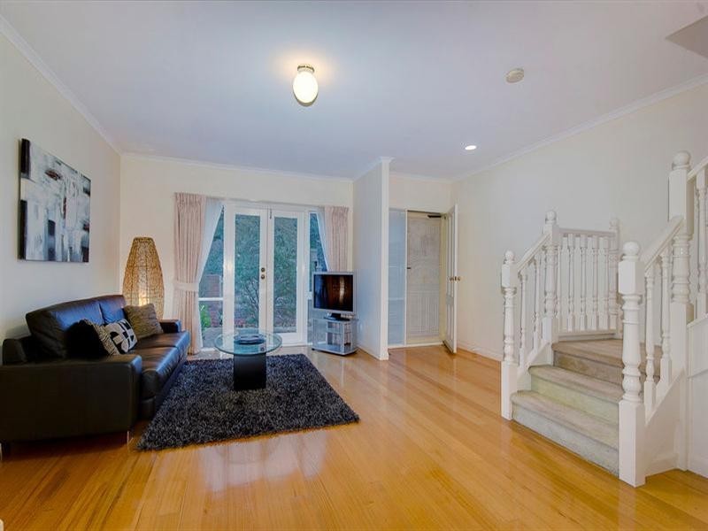 2/32 Hobart Road, Murrumbeena VIC 3163