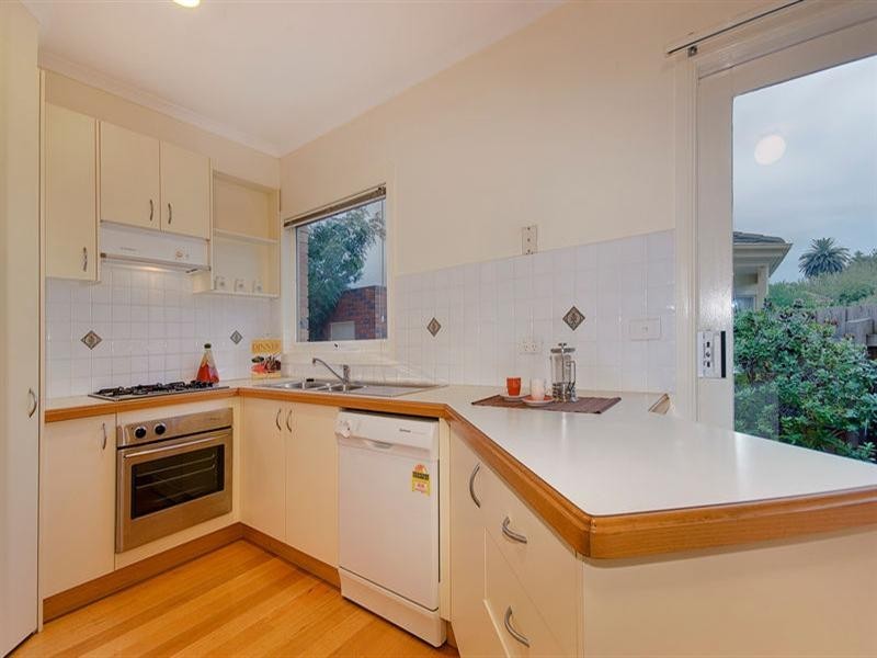 2/32 Hobart Road, Murrumbeena VIC 3163