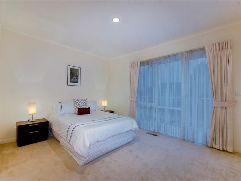 2/32 Hobart Road, Murrumbeena VIC 3163