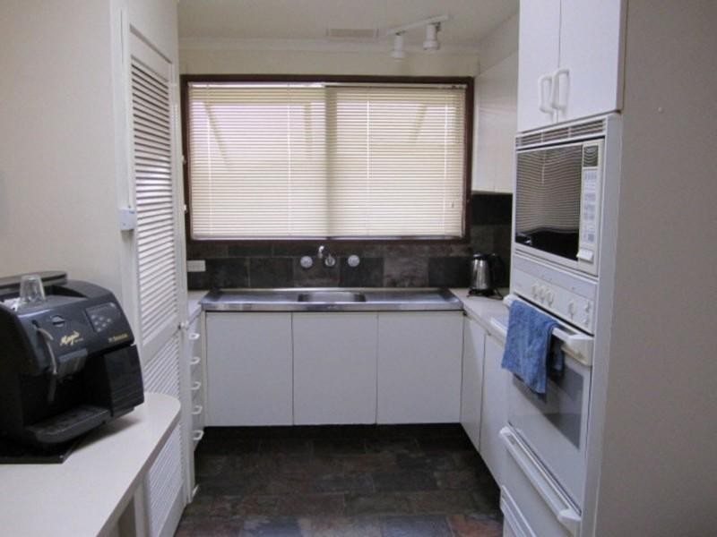 8 London Court, Dandenong North VIC 3175