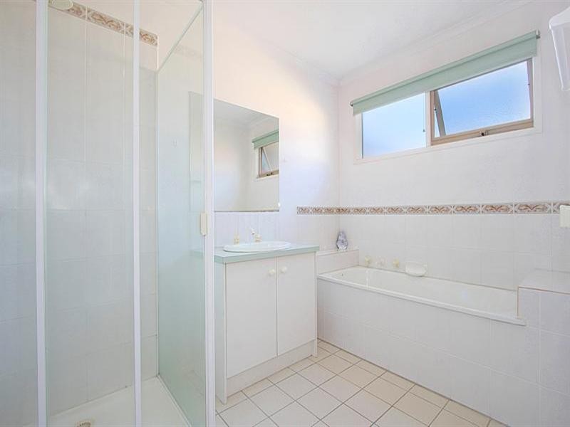 5 Crown Close, Oakleigh East VIC 3166