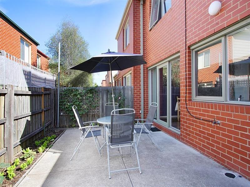 5 Crown Close, Oakleigh East VIC 3166