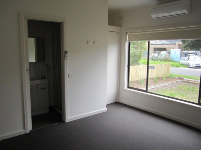 ROOM 4/4 Hilltop Avenue, Clayton VIC 3168