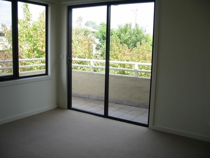 12 Shady Mews, Clayton VIC 3168