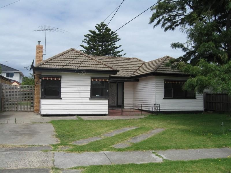 4 Harlington Street, Clayton VIC 3168