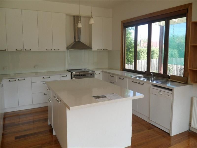 9 Downing Street, Oakleigh VIC 3166