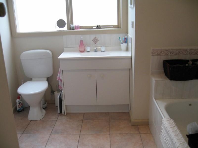 1/3 Cudgee Court, Chadstone VIC 3148