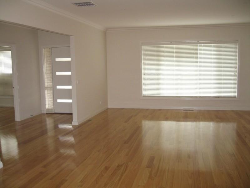 2/92 Essex Street, Mount Waverley VIC 3149