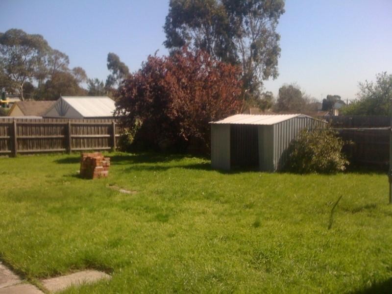 21 Jindabyne Avenue, Chadstone VIC 3148