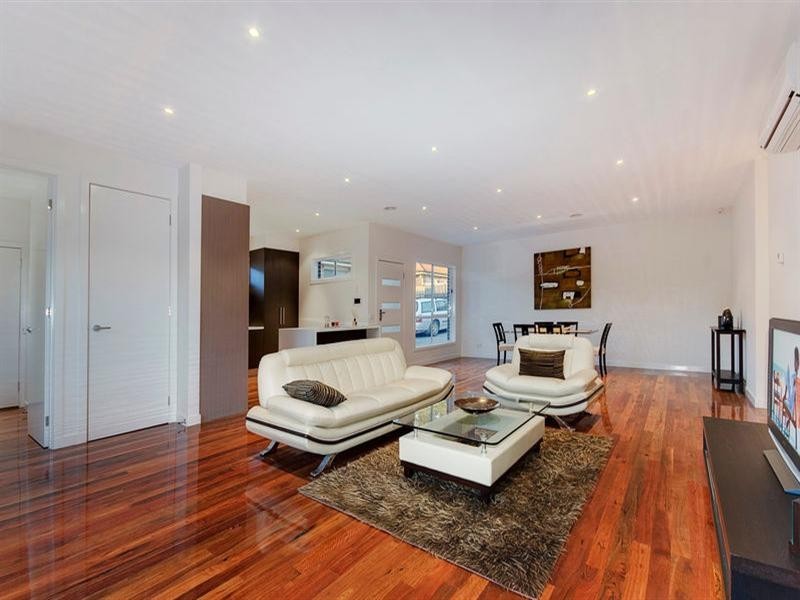 2/41 Eulinga Road, Clarinda VIC 3169