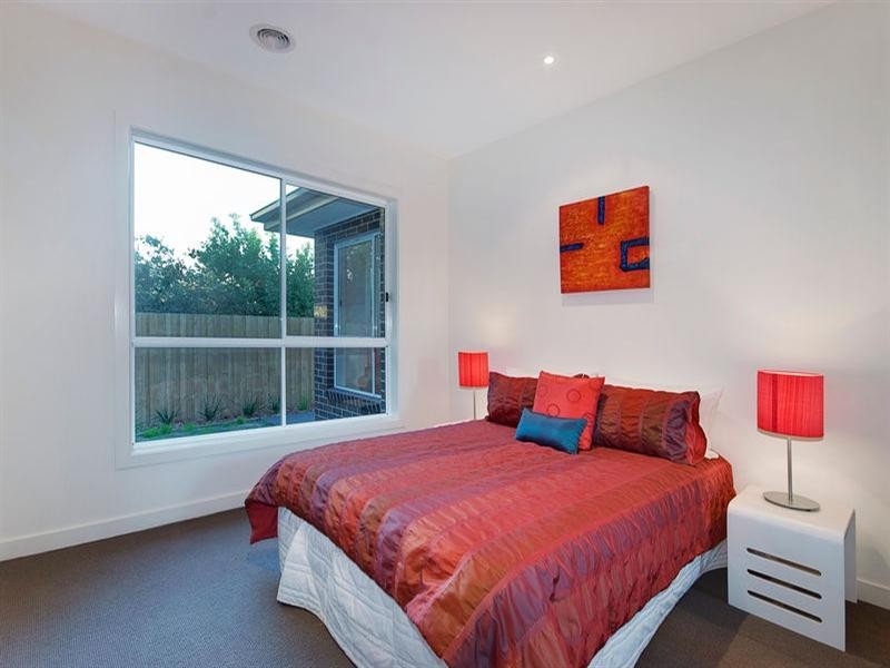 2/41 Eulinga Road, Clarinda VIC 3169