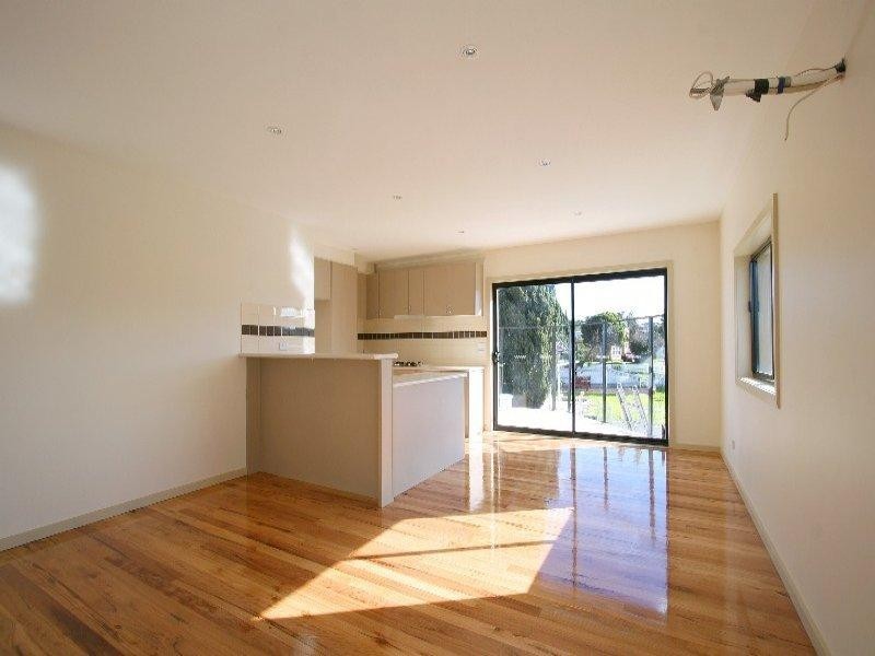 2/28 Garnsworthy Street, Springvale VIC 3171