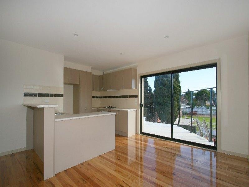 2/28 Garnsworthy Street, Springvale VIC 3171