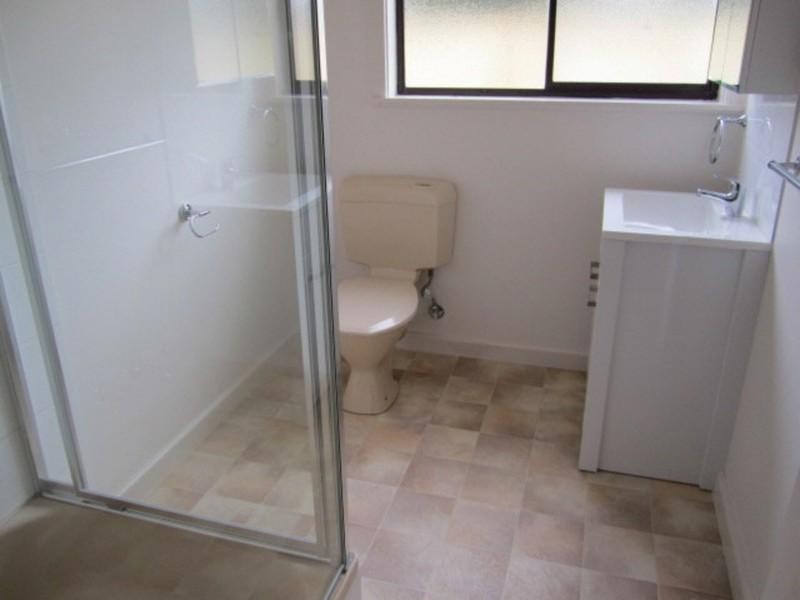 ROOM 2 and 3/4 Hilltop Avenue, Clayton VIC 3168