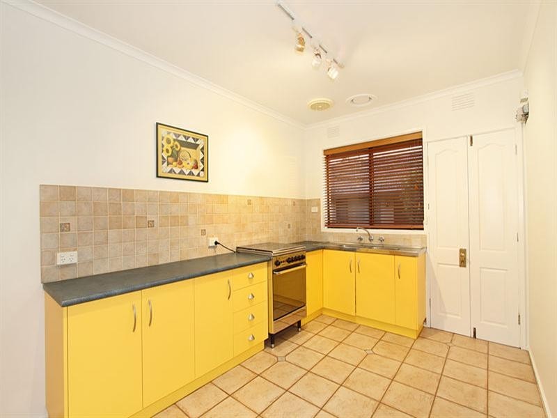 2/150 Kangaroo Road, Hughesdale VIC 3166