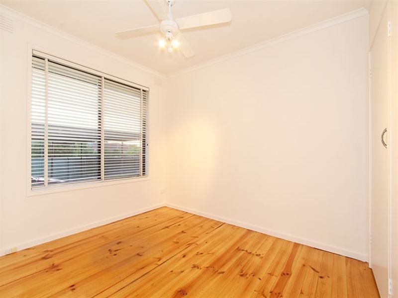 2/150 Kangaroo Road, Hughesdale VIC 3166